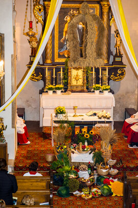 Thumbnail: _JA 24201 Erntedank in Hohenried, Kirche, Messe.jpg